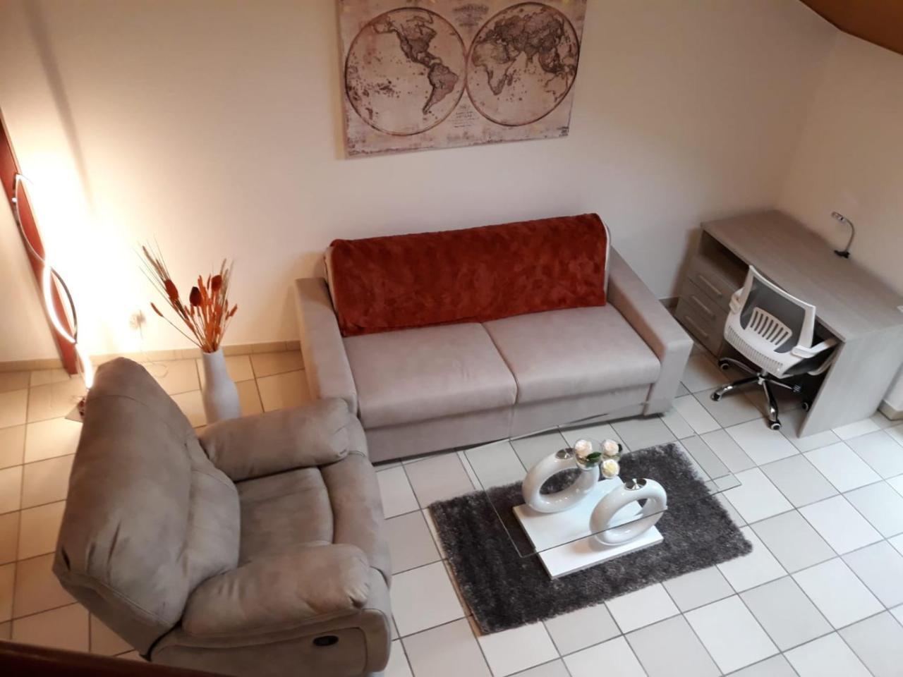 Holidays Homes Il Folletto Quartino Esterno foto