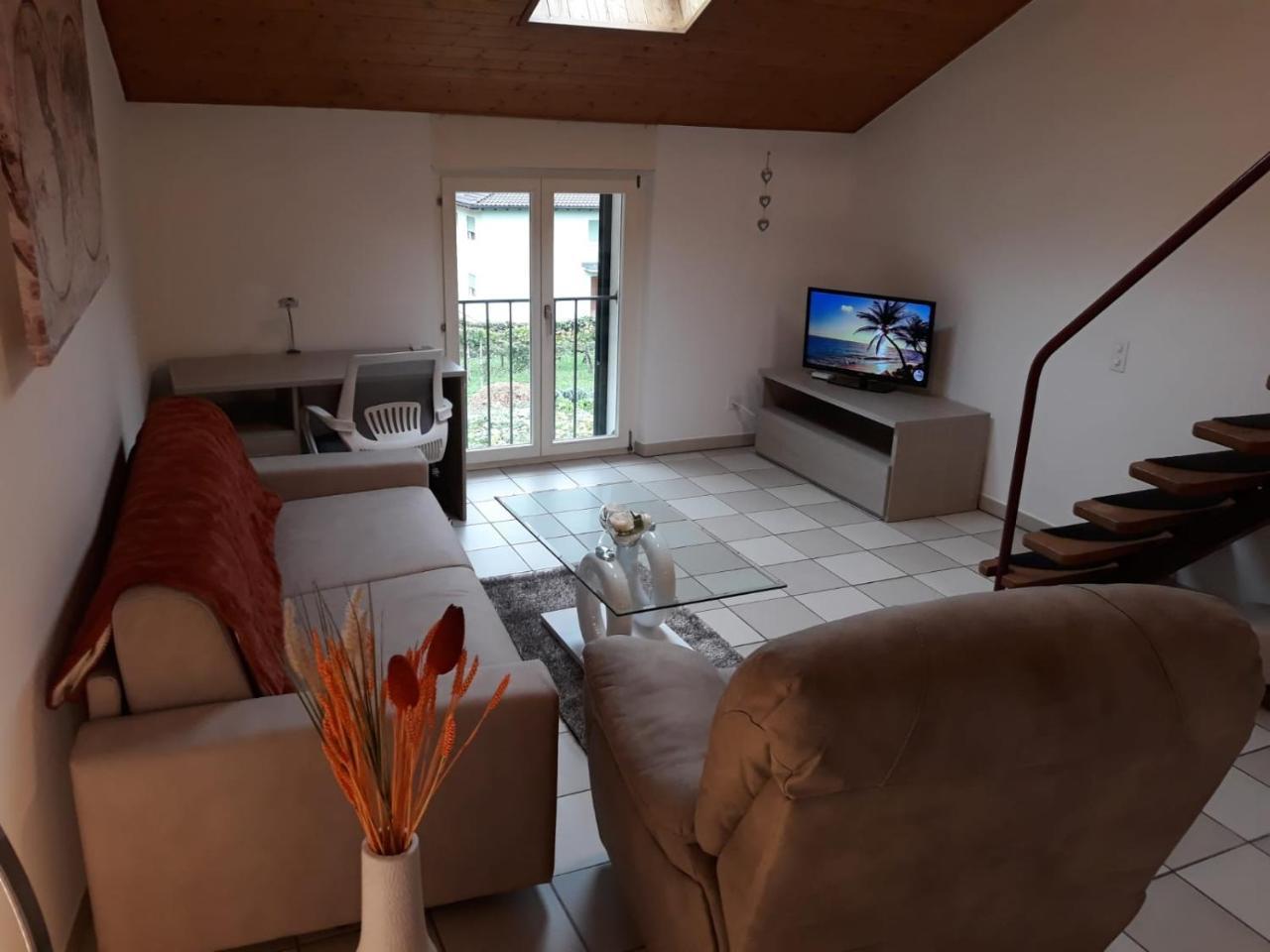 Holidays Homes Il Folletto Quartino Esterno foto