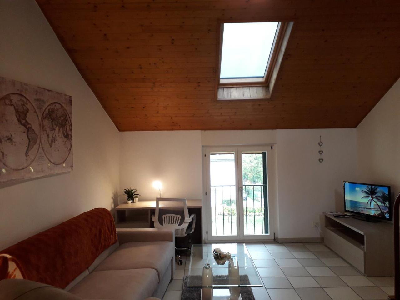 Holidays Homes Il Folletto Quartino Esterno foto